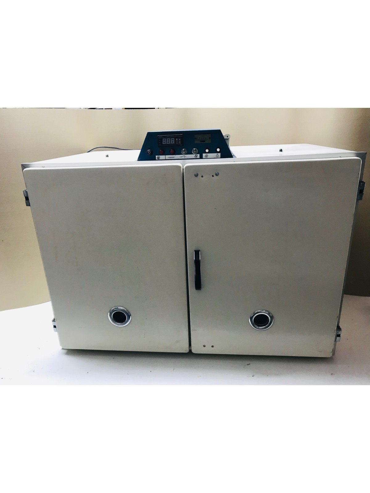 Incubadora segunda mano reacondicionada Masalles MOD.65-C